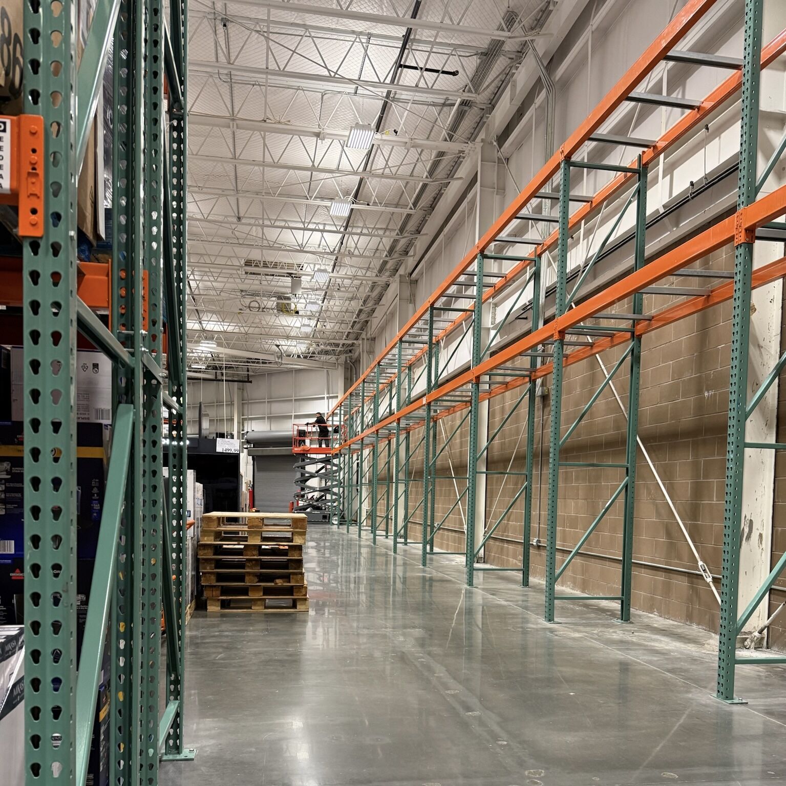 Warehouse Racking System, Teardrop Style