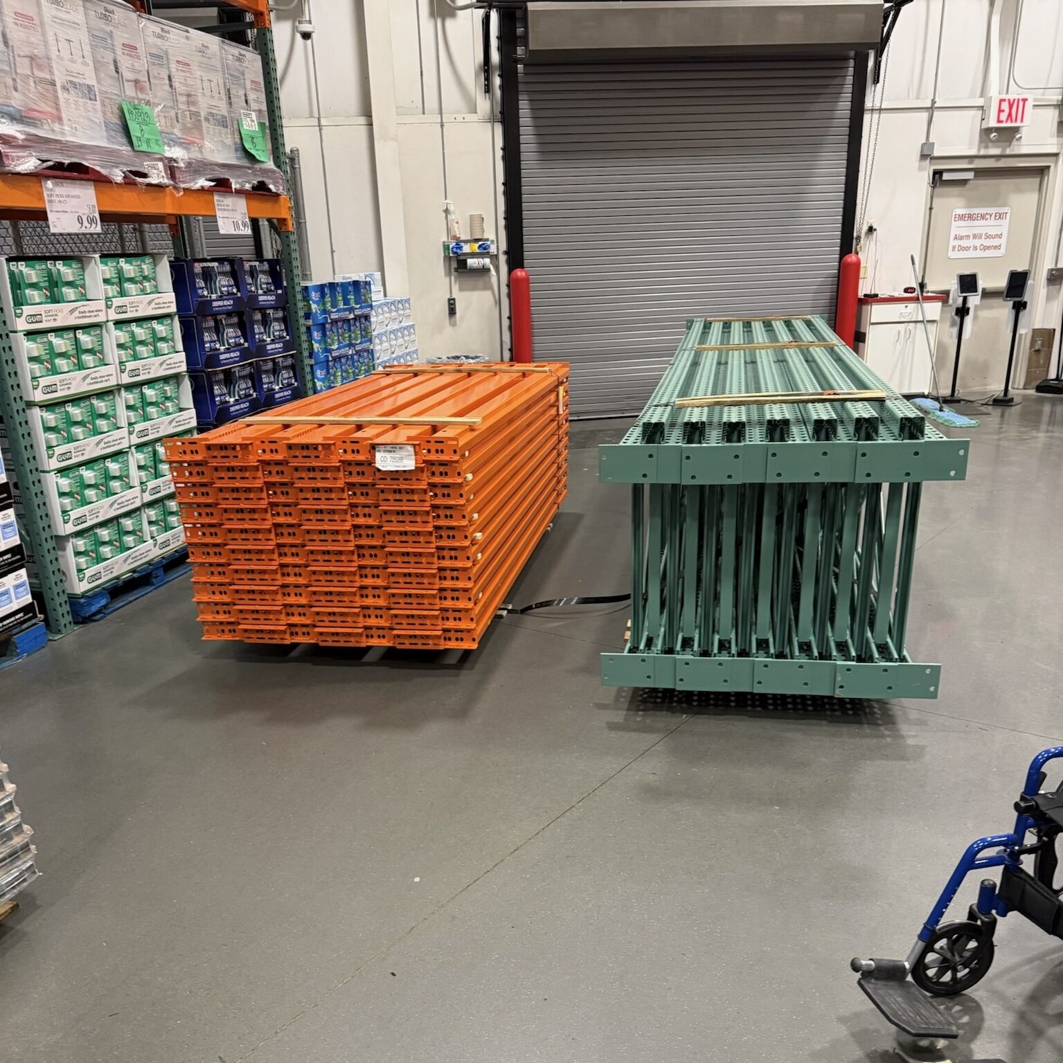 Used Teardrop Pallet Rack Beams and Uprights